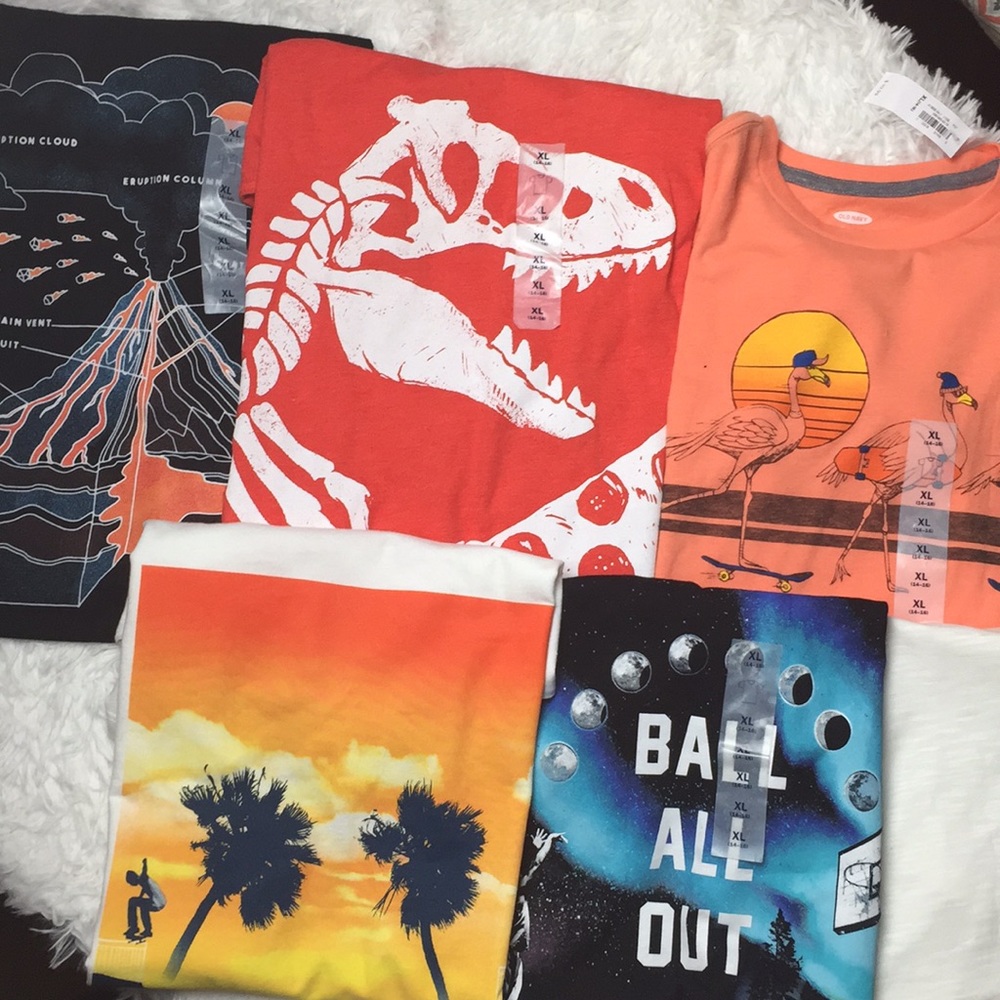 Old Navy 6 Graphic T Shirts for $40 XL(14-16) boys